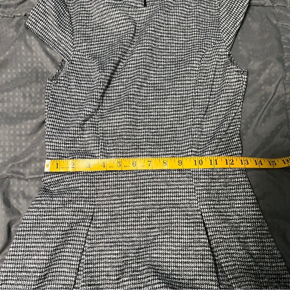 H&M black & white houndstooth like patterned dress size small - Picture 4 of 9